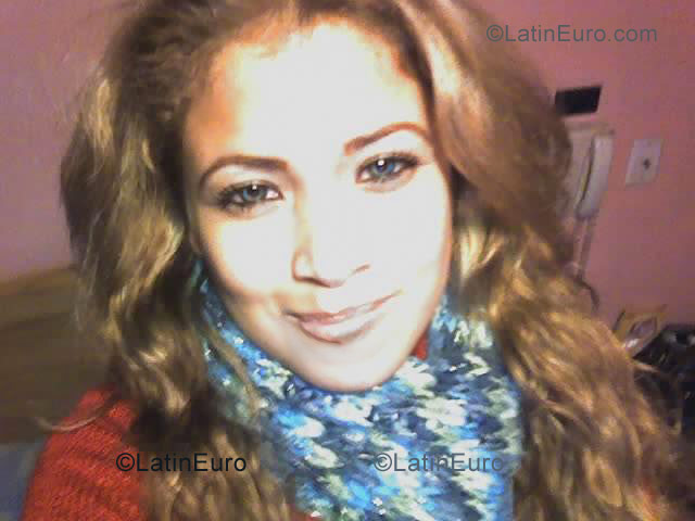 Date this georgeous Any Country girl Jennyfer from  N-283