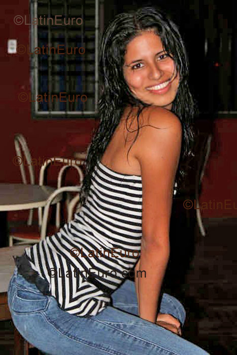 Date this stunning Peru girl Leyla from Lima N-285