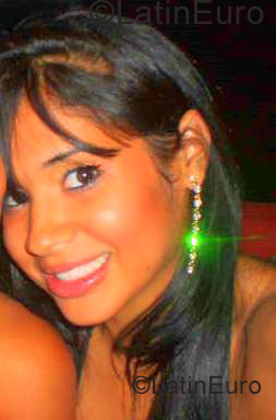 Date this good-looking Dominican Republic girl Yonaylis from Santiago N-292