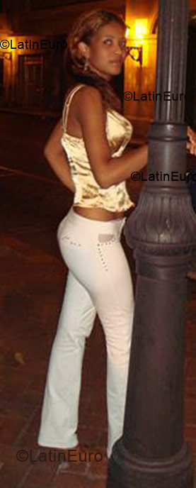 Date this exotic Dominican Republic girl Damari from Santo Domingo N-32