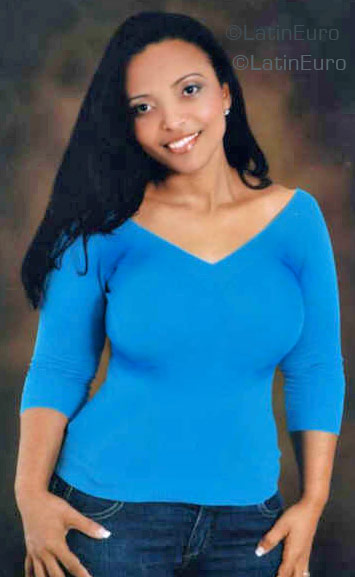 Date this foxy Dominican Republic girl Benita from Santiago N-33