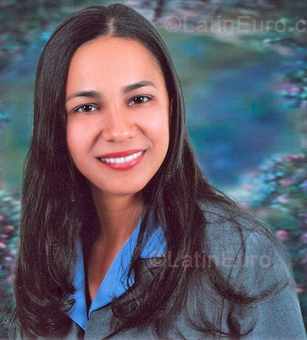 Date this cute Dominican Republic girl Helena- from San Francisco De Macoris N-401