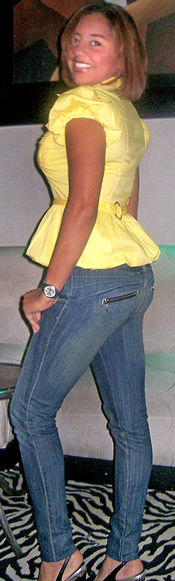 Date this hot Dominican Republic girl Amelia-Dom from Santo Domingo N-410