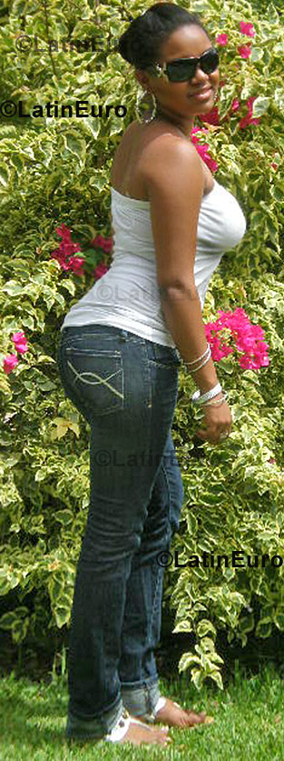 Date this charming Dominican Republic girl Jocely from Santiago N-436