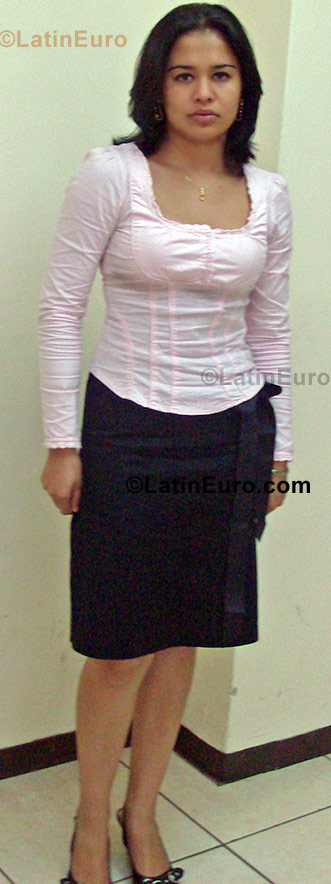 Date this funny Honduras girl Nusli from Tegucigalpa N-467