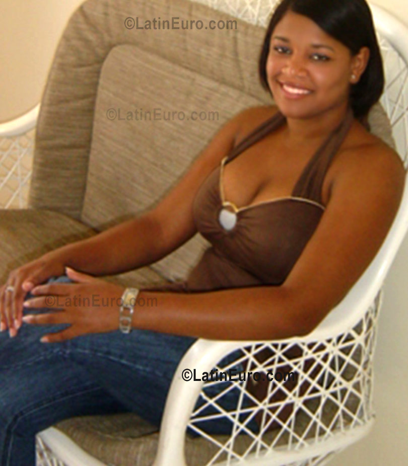 Date this pretty Dominican Republic girl Berenice from  N-523