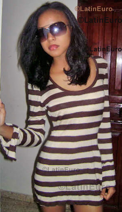 Date this exotic Dominican Republic girl Yasmina from San Francisco de Macoris N-566