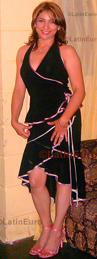 Date this foxy Honduras girl Carmen- from Tegucigalpa N-583