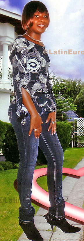 Date this exotic Any Country girl Aidene from Clarendon N-681