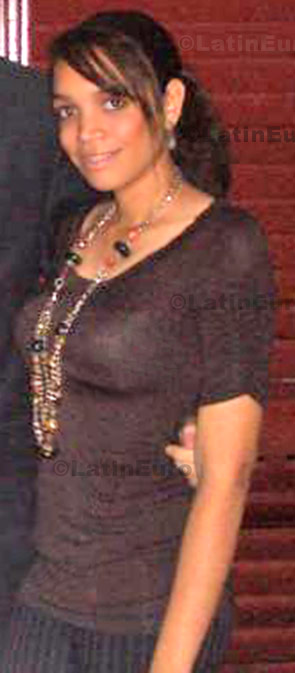 Date this athletic Dominican Republic girl Desiree from Santo Domingo N-826