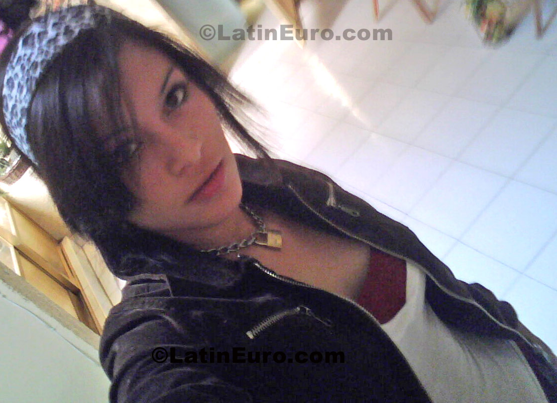 Date this charming Mexico girl Alejandra from Valle De Santiago N-867