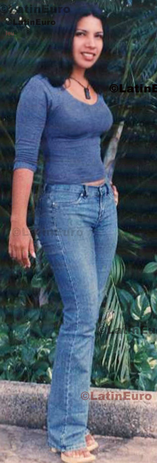 Date this attractive Honduras girl Denise from Comayagua N-875