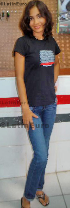 Date this pretty Any Country girl Roci from Lima N-978