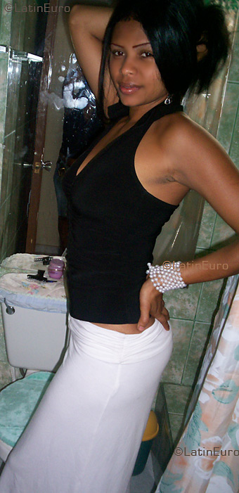 Date this delightful Dominican Republic girl Diana from Santiago N1065