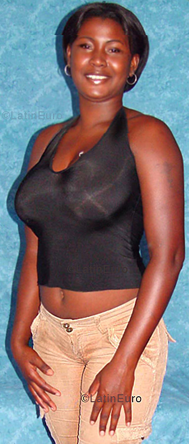 Date this hard body Dominican Republic girl Glendi from  N1082