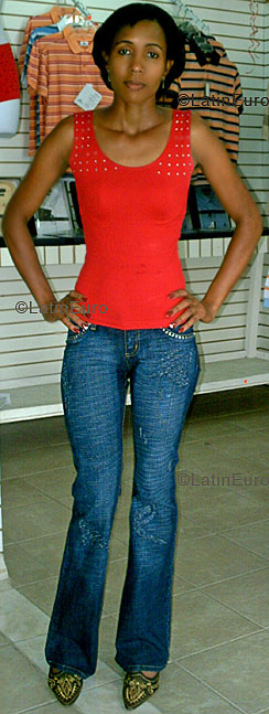 Date this hard body Dominican Republic girl Yanelys from Santo Domingo N1139