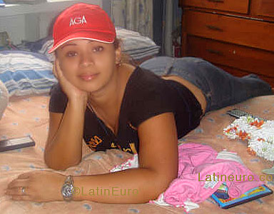 Date this happy Peru girl Julissa from Chimbote N1143