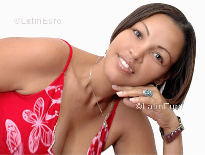 Date this voluptuous Dominican Republic girl Noelia from San Cristobal N1144