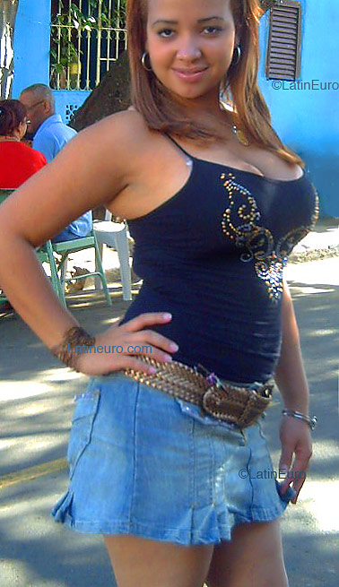 Date this fun Dominican Republic girl Danelkis from Santiago N1227
