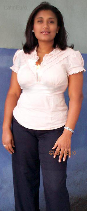 Date this delightful Dominican Republic girl Ana from Santo Domingo N1373