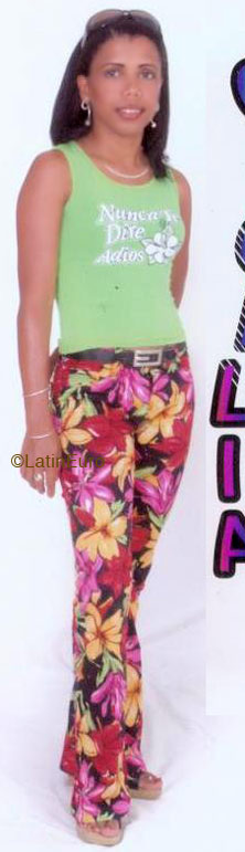 Date this happy Dominican Republic girl Cecilia from Santiago N1430