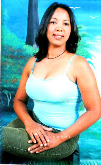 Date this lovely Dominican Republic girl Flor from  N1463