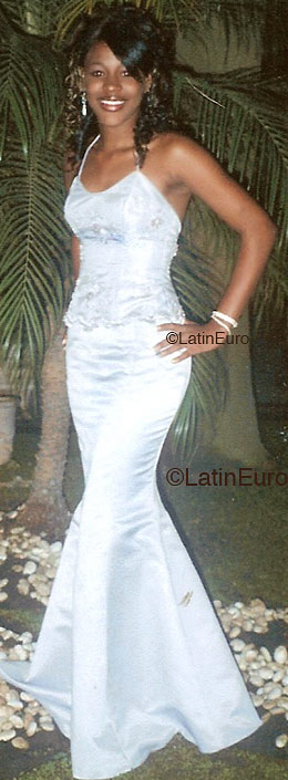 Date this attractive Dominican Republic girl Reyna from Santo Domingo N1500