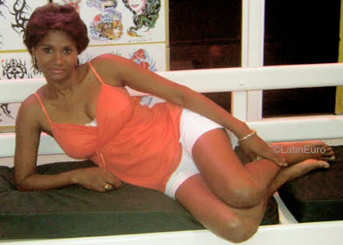 Date this funny Dominican Republic girl Consuelo from Santo Domingo N1563