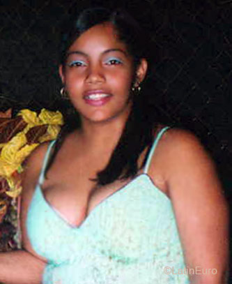 Date this tall Dominican Republic girl Yessenia from Santiago N1572