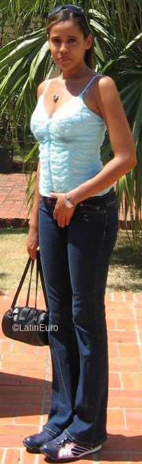 Date this delightful Dominican Republic girl Scarlet from Santo Domingo N1588