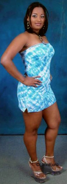 Date this foxy Dominican Republic girl Candy from  N1610