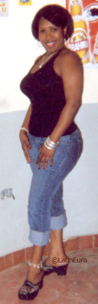 Date this sensual Dominican Republic girl Angela from  N1646