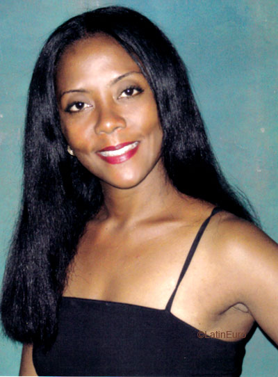 Date this cute Dominican Republic girl Veronica from San Cristobal N1728