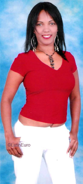 Date this lovely Dominican Republic girl Gleidy from Santo Domingo N1788