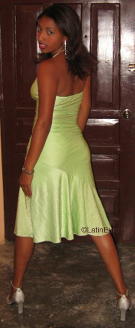 Date this nice looking Any Country girl Luz from  N1795