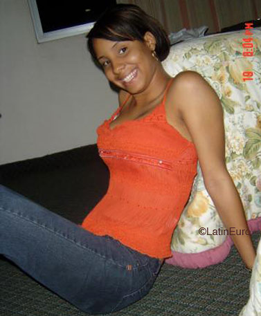 Date this cute Dominican Republic girl Desire from  N1797