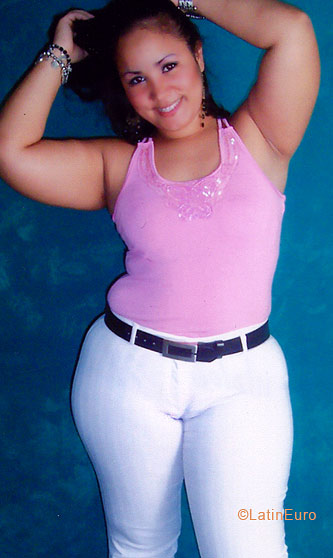 Date this pretty Dominican Republic girl Yasmil from Santiago N2001
