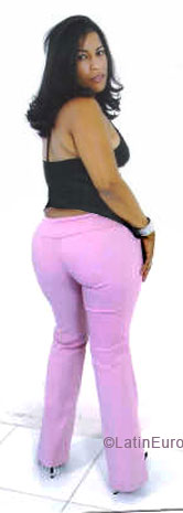 Date this sensual Dominican Republic girl Laura from Bonao N2090