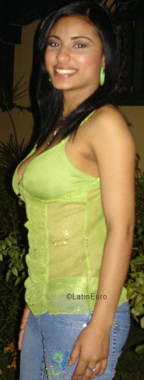 Date this cute Dominican Republic girl Nilcia from  N2096