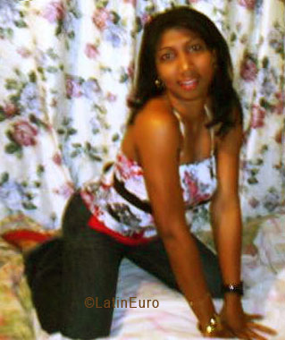 Date this beautiful Dominican Republic girl Carmen from Santo Domingo N2113