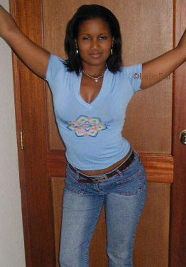 Date this good-looking Dominican Republic girl Rosy from Santo Domingo N2135
