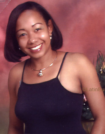 Date this voluptuous Dominican Republic girl Teresa from Santiago N2237