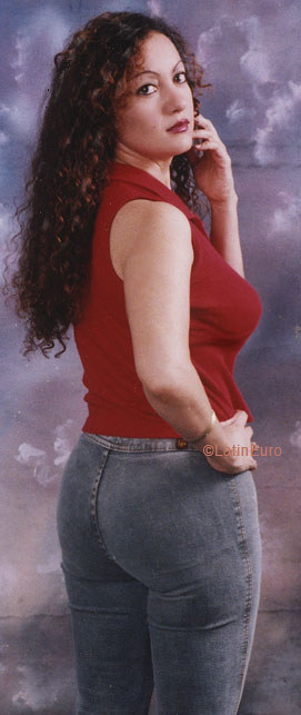 Date this exotic Honduras girl Iris from San Pedro Sula HN694