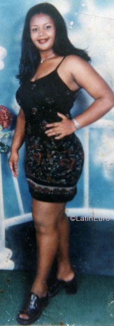 Date this pretty Honduras girl Dunia from  N2388