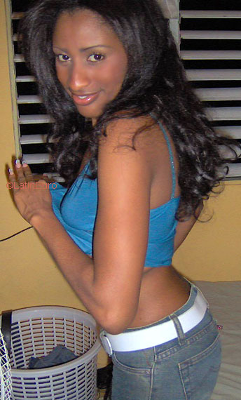 Date this foxy Dominican Republic girl Lisette from Santiago N2415