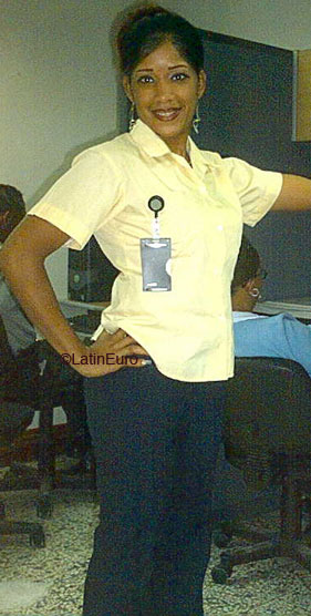 Date this foxy Dominican Republic girl Paola from San Cristobal N2434