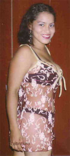 Date this attractive Panama girl Ester from  N2521