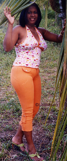 Date this charming Dominican Republic girl Digna from Santo Domingo N2676