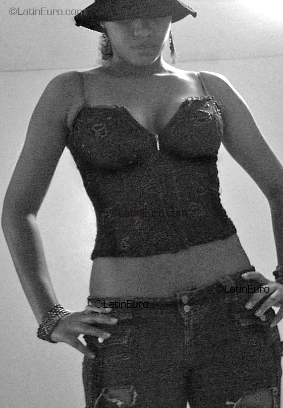 Date this charming Dominican Republic girl Mercedes from Santo Domingo N271