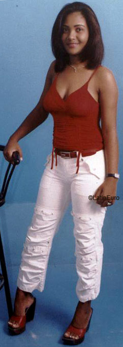 Date this voluptuous Dominican Republic girl Sugeiry from Santiago N2712